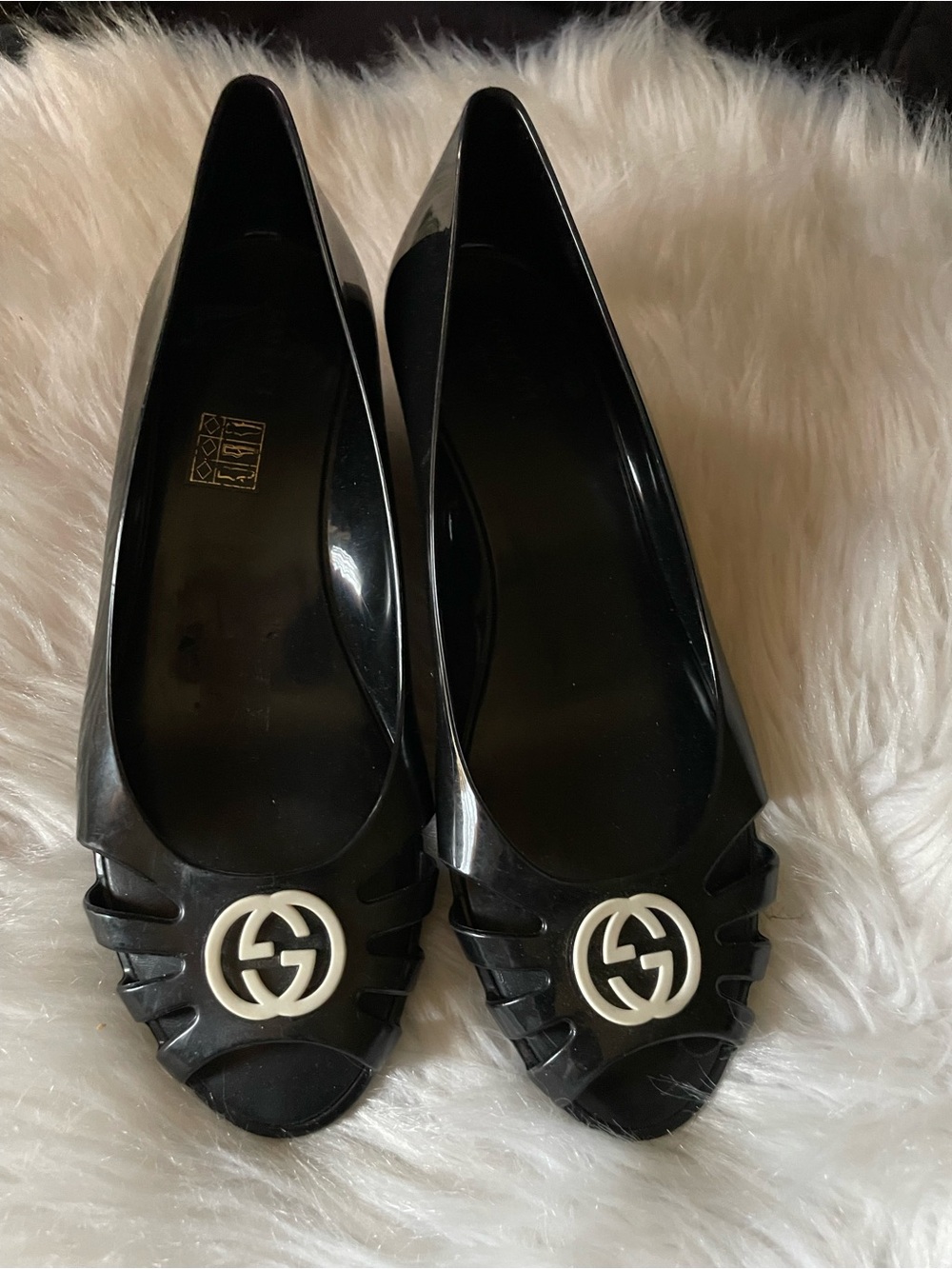 Gucci Glossy Black Patent rubber interlocking GG logo - Picture 1 of 13